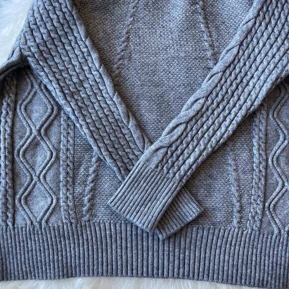 Size XS NWOT Turtleneck Grey Sweater - Picture 6 of 7